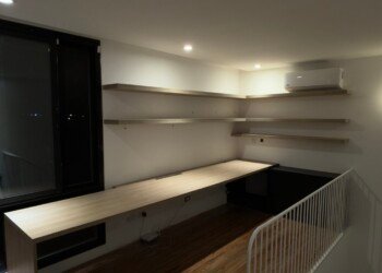 Mueble para TV y cómoda integrada a medida para cuarto en suite