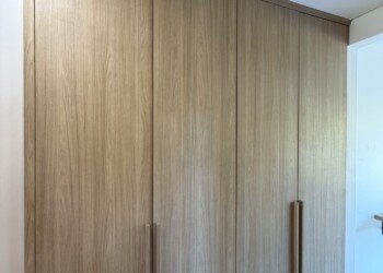Mobiliario de guardado interior para placard empotrado diseñado y fabricado a medida por Vanlac
