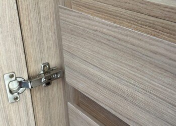 Detalle de mueble deslizante con puerta