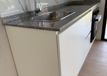 Foto central de bacha y bajomesada para cocina